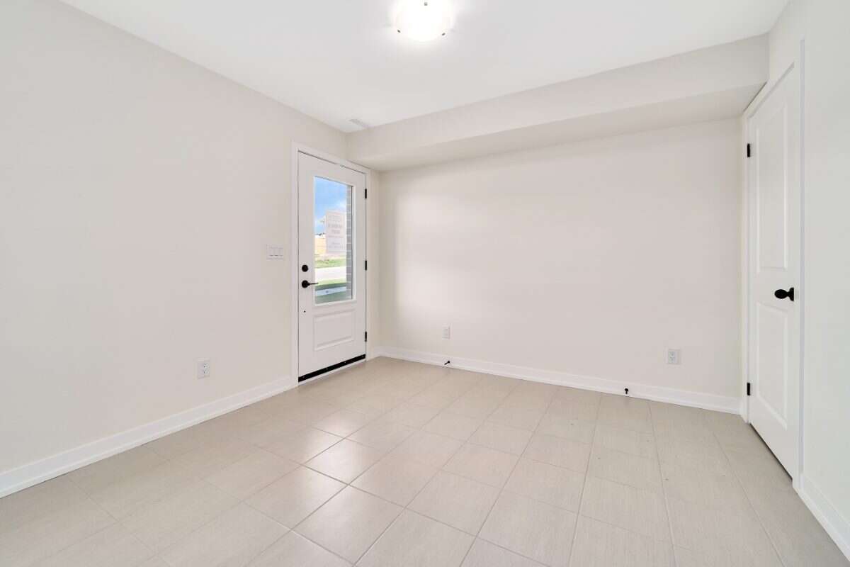 Move-In Ready 3-Bedroom Townhome in Newcastle