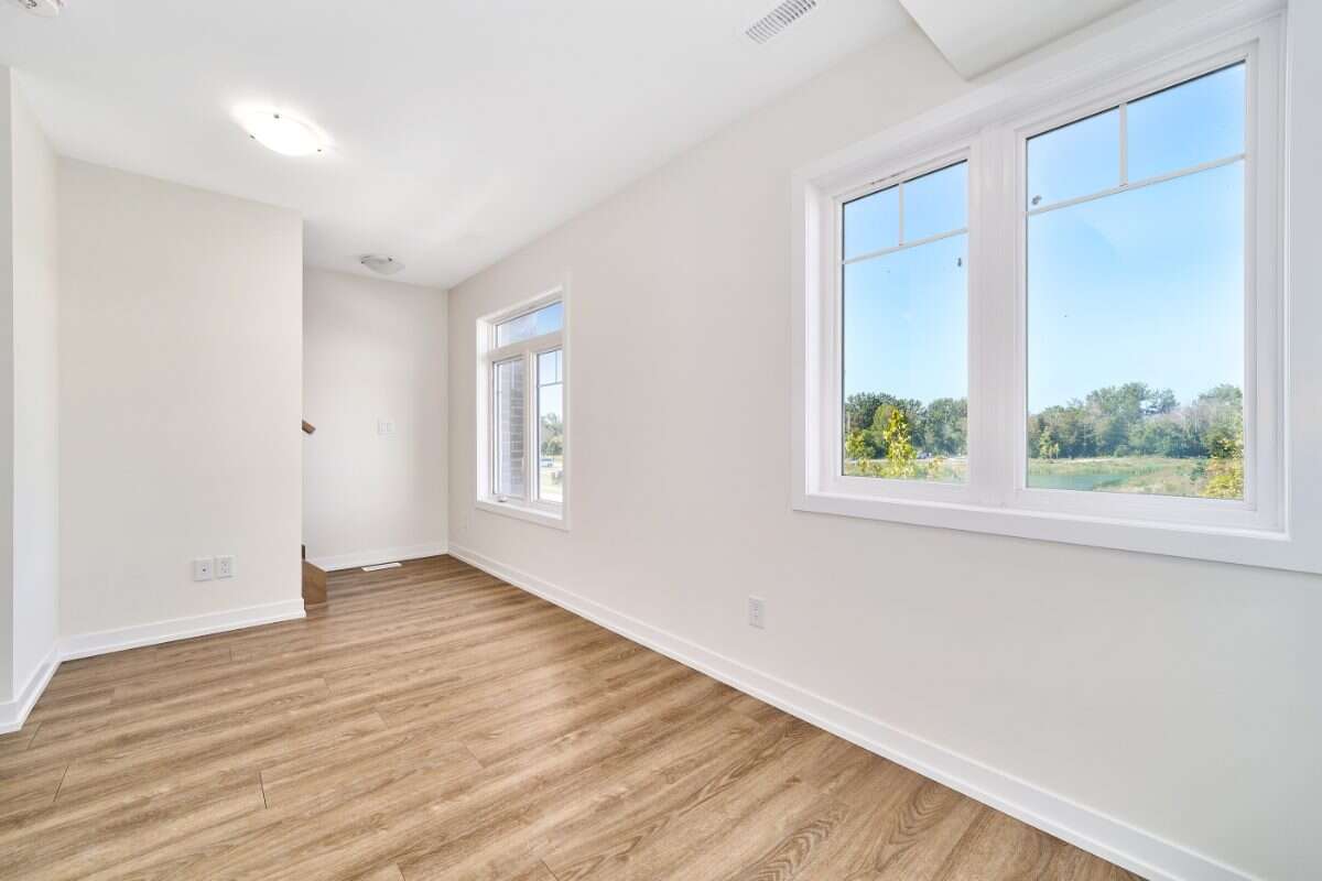 Move-In Ready 3-Bedroom Townhome in Newcastle