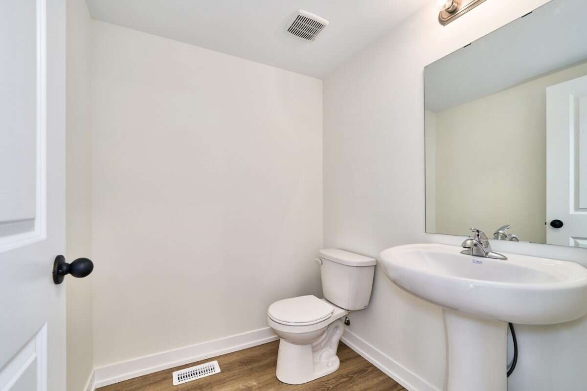 Move-In Ready 3-Bedroom Townhome in Newcastle