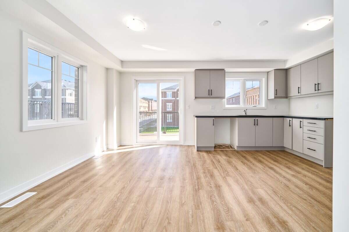 Move-In Ready 3-Bedroom Townhome in Newcastle