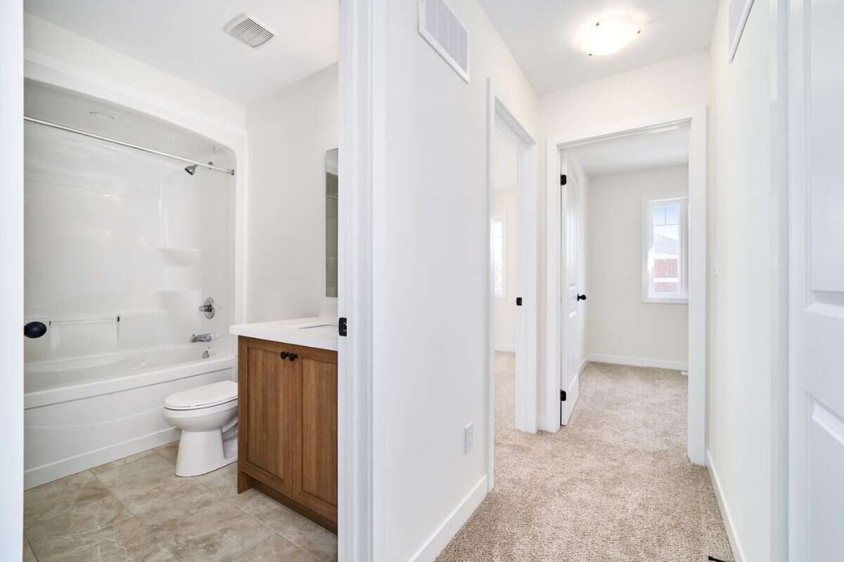 Move-In Ready 3-Bedroom Townhome in Newcastle