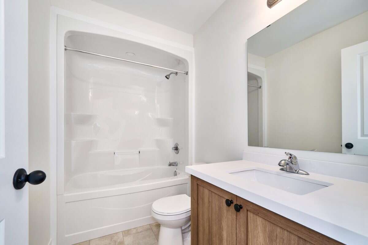 Move-In Ready 3-Bedroom Townhome in Newcastle