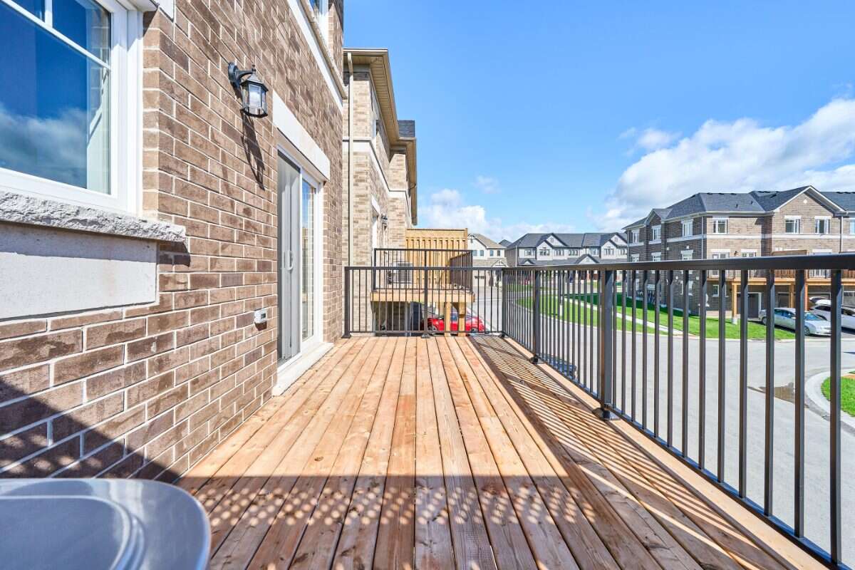 Move-In Ready 3-Bedroom Townhome in Newcastle