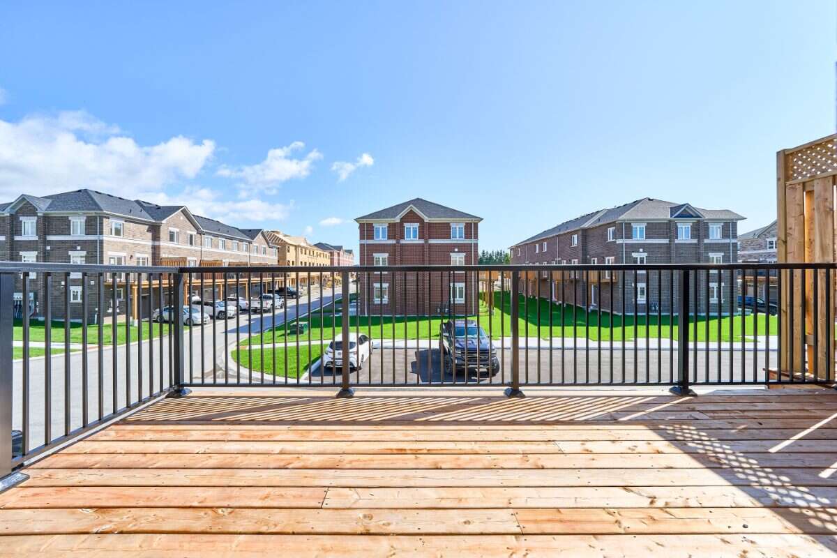 Move-In Ready 3-Bedroom Townhome in Newcastle