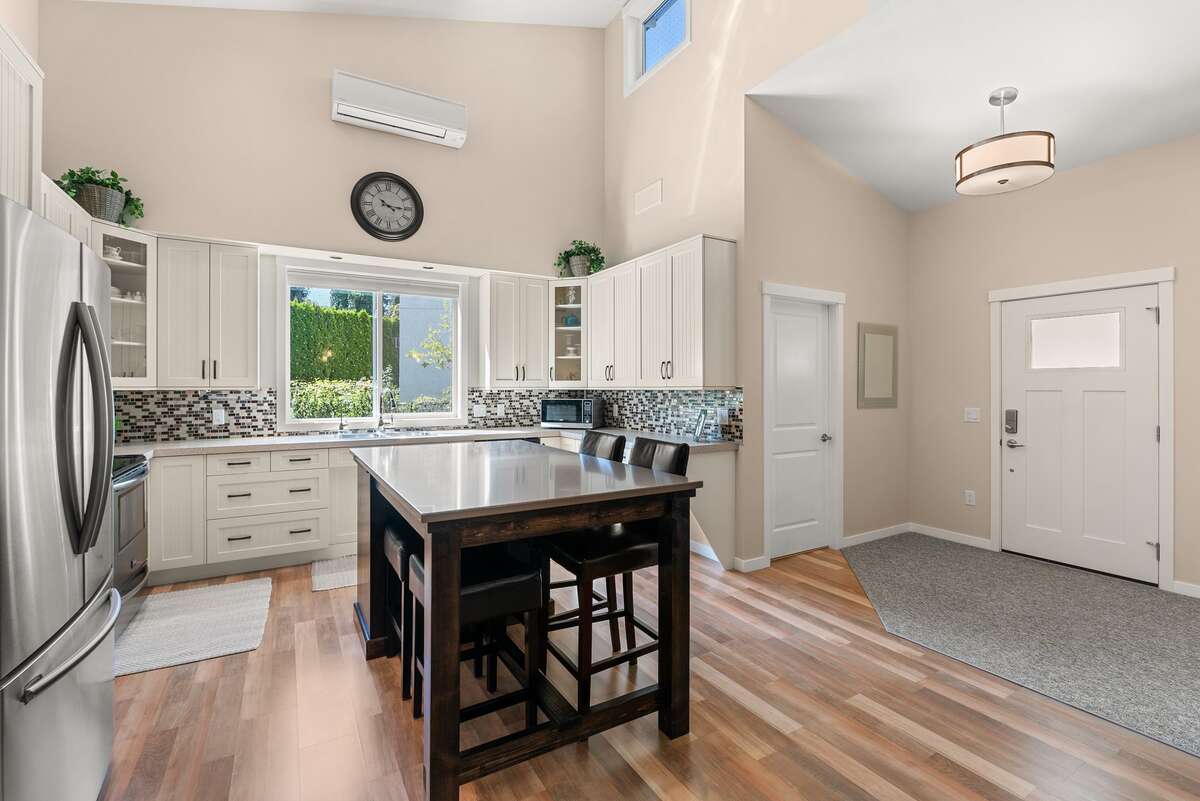 Kitchen/entrance