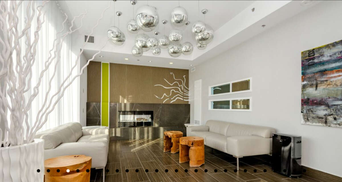 2 Bedroom 2 Bath Condo - The Glebe (The Vibe)