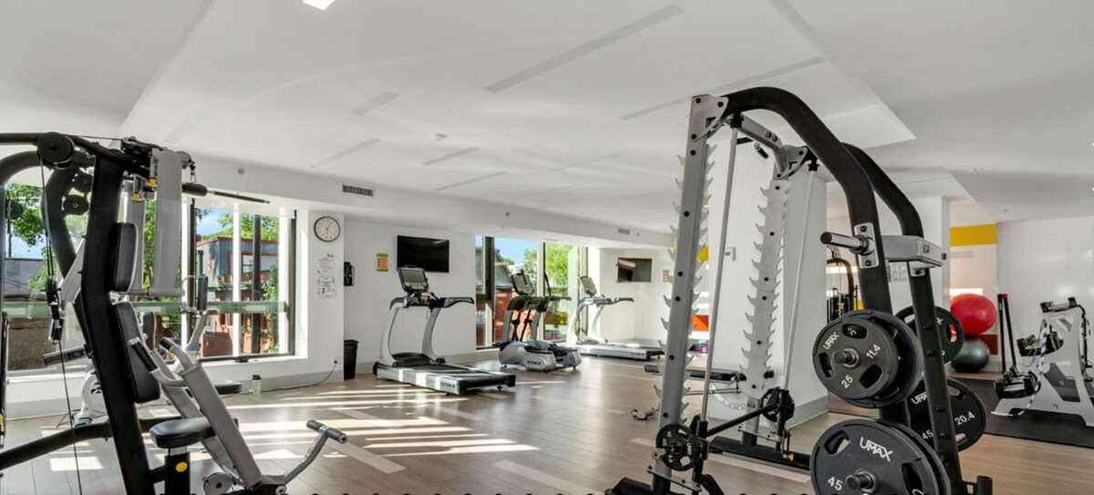 2 Bedroom 2 Bath Condo - The Glebe (The Vibe)