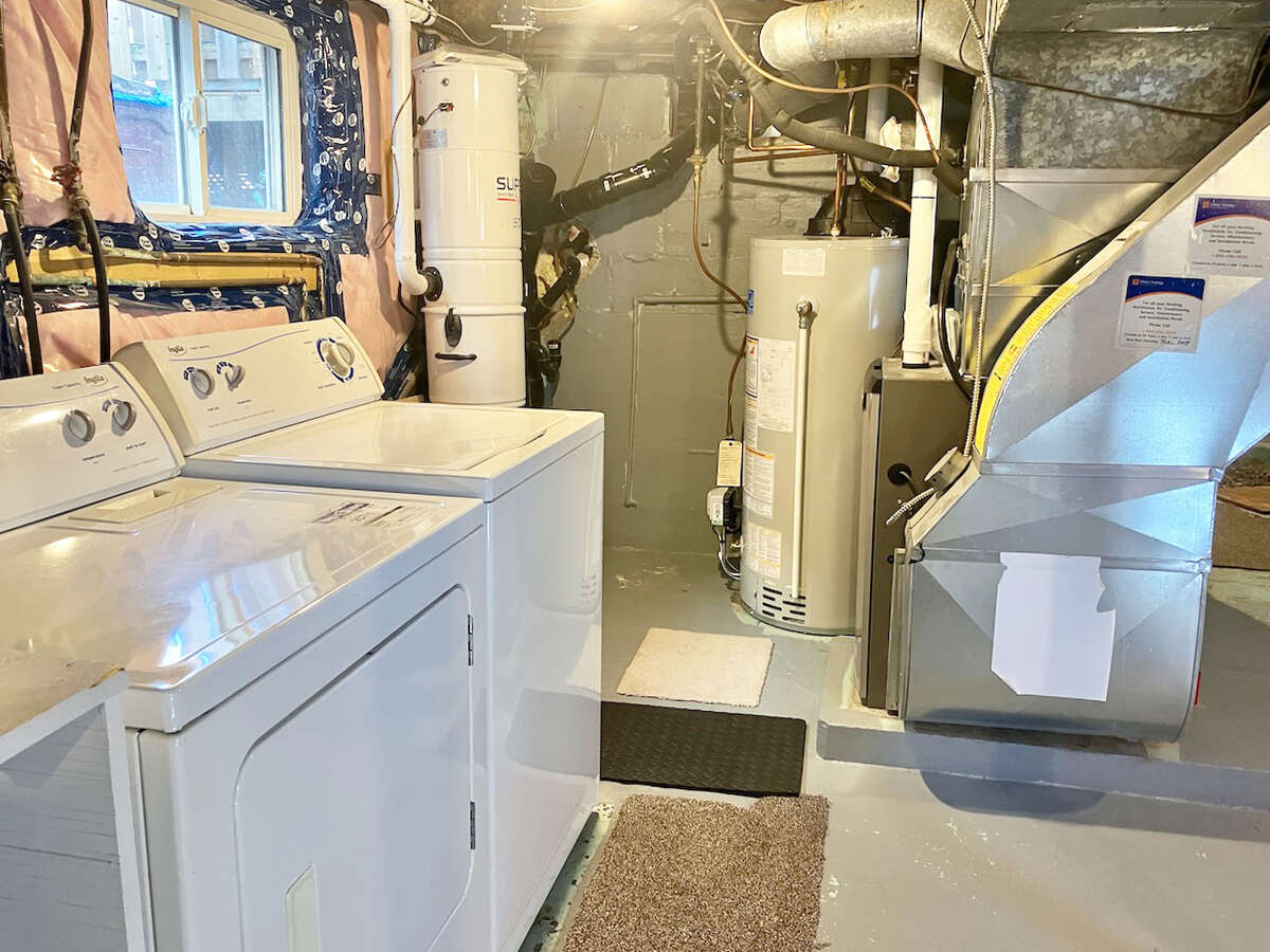 Move-In Ready Starter Home with Modern Updates