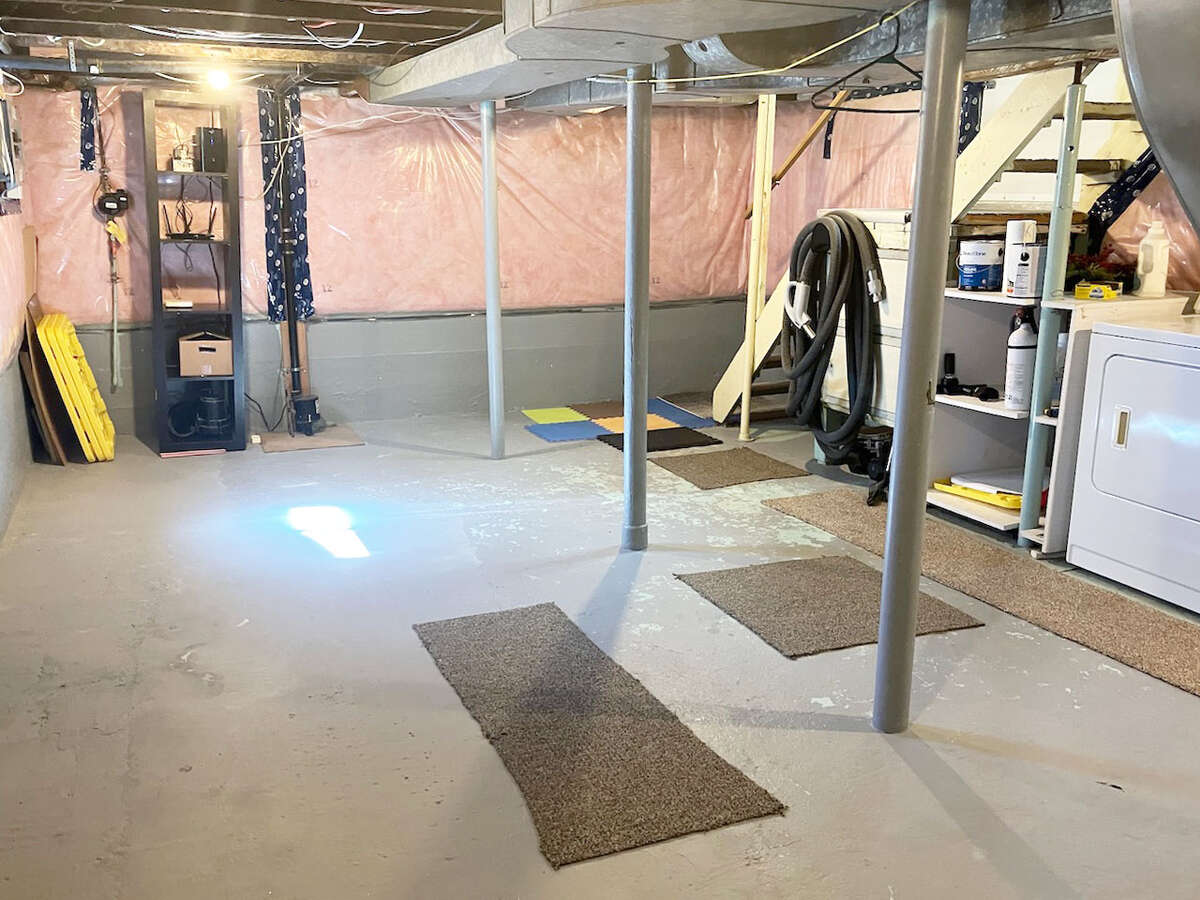 Move-In Ready Starter Home with Modern Updates