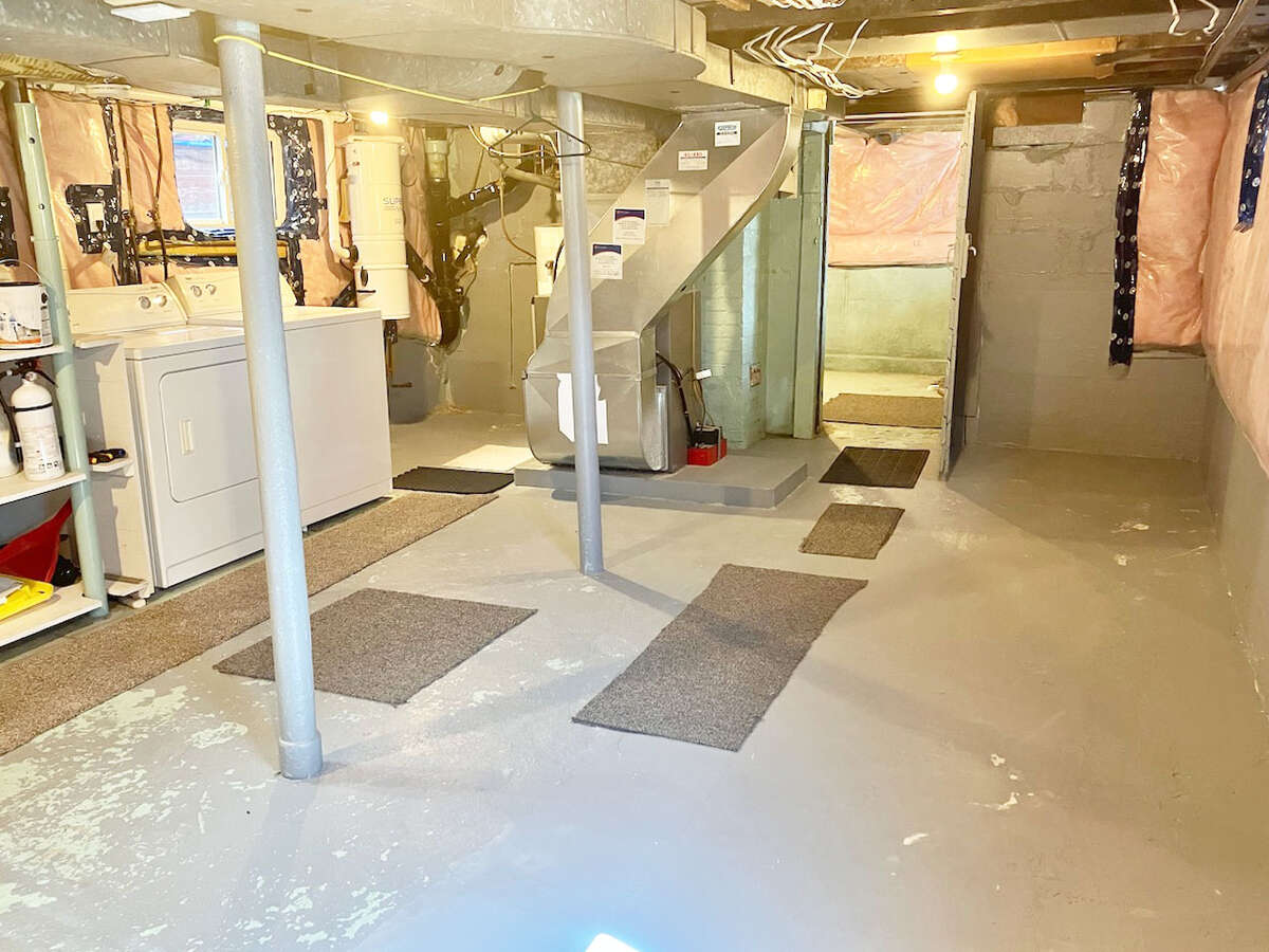 Move-In Ready Starter Home with Modern Updates