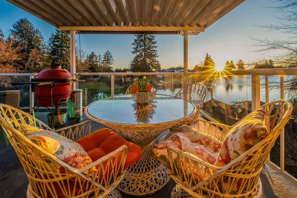 Imagine barbecues overlooking the lake.