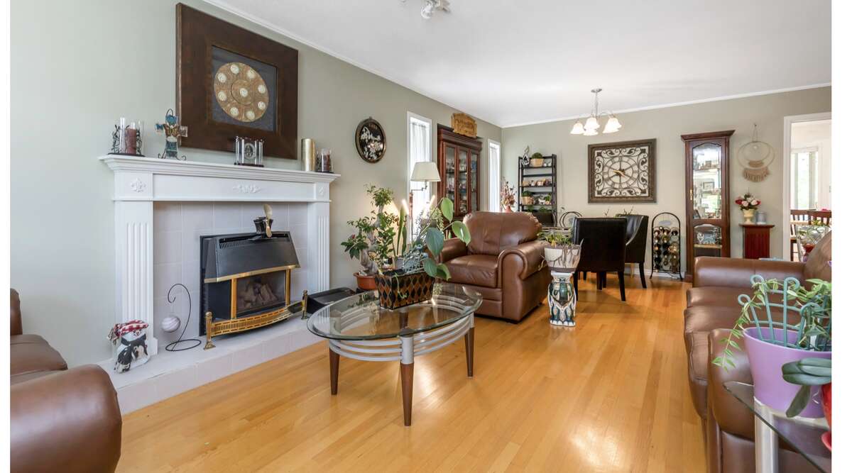 House On Quiet Cul d Sac With Greenbelt