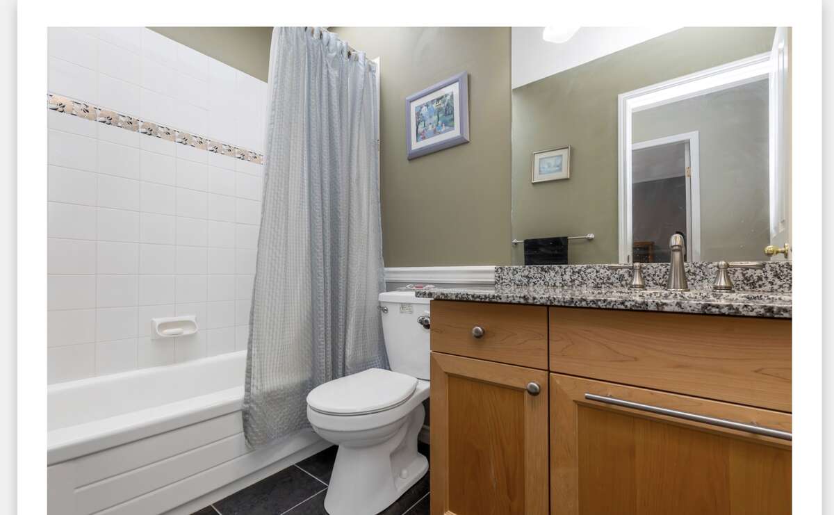 House On Quiet Cul d Sac With Greenbelt