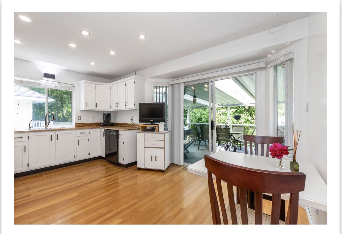 House On Quiet Cul d Sac With Greenbelt