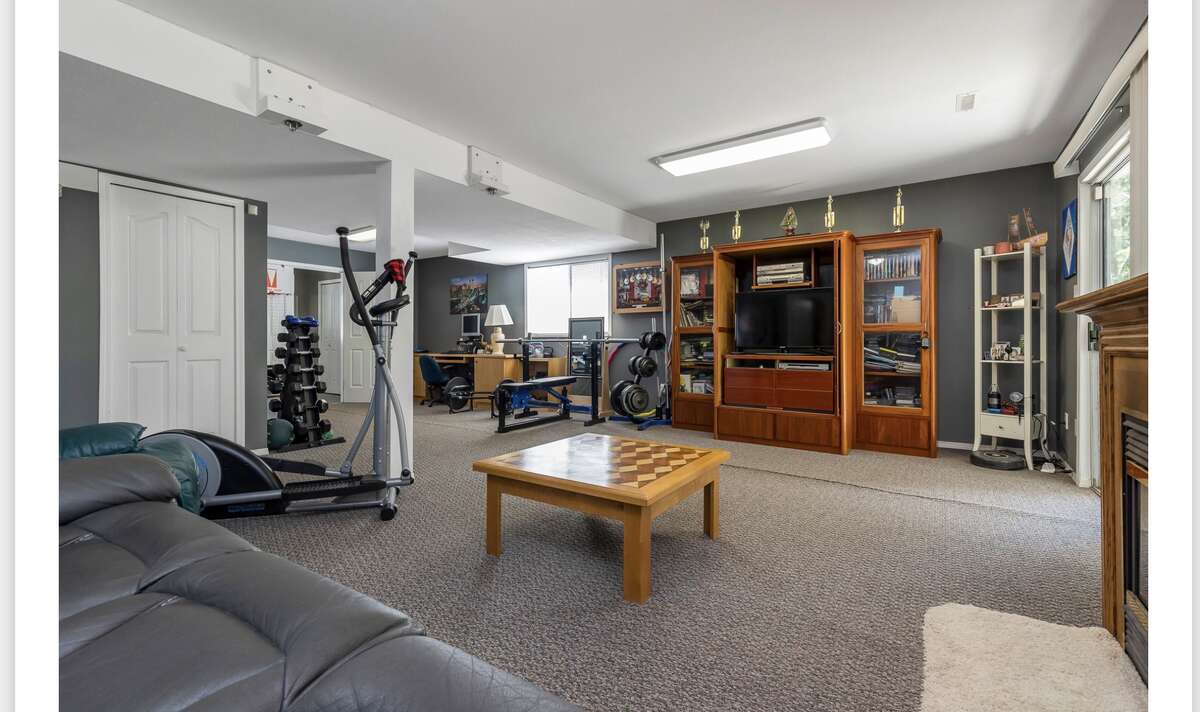 House On Quiet Cul d Sac With Greenbelt