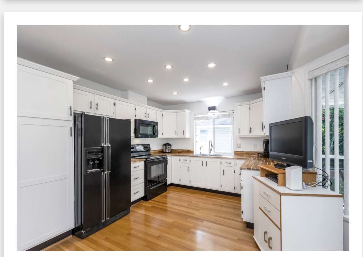 House On Quiet Cul d Sac With Greenbelt