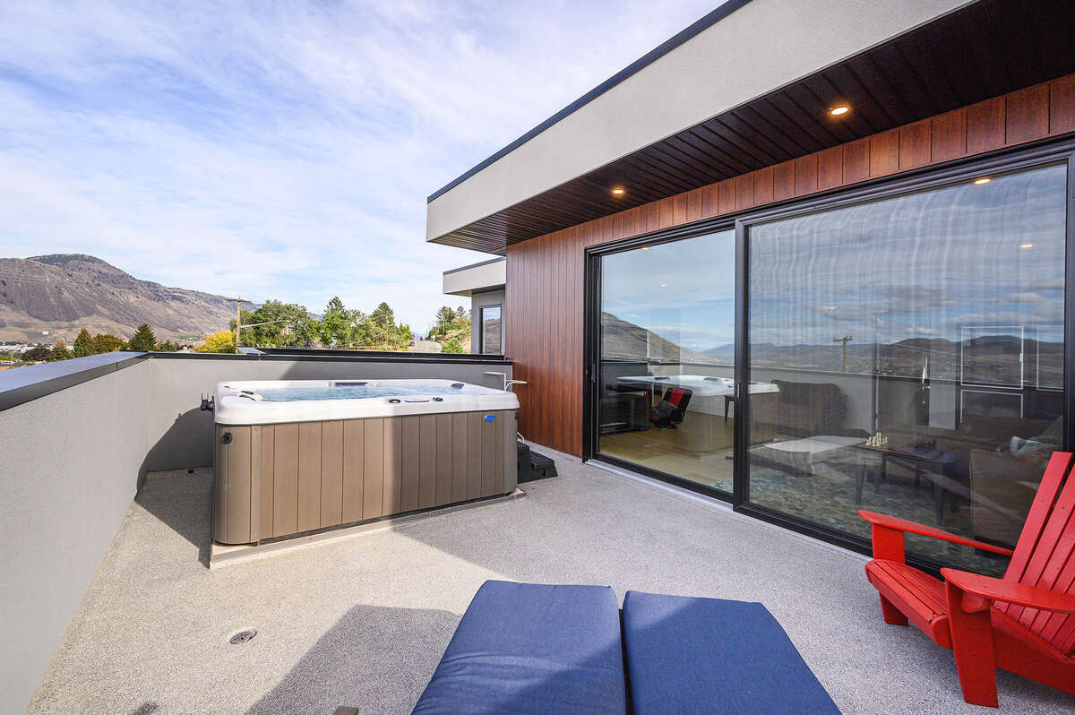 Upper Deck with Hot Tub