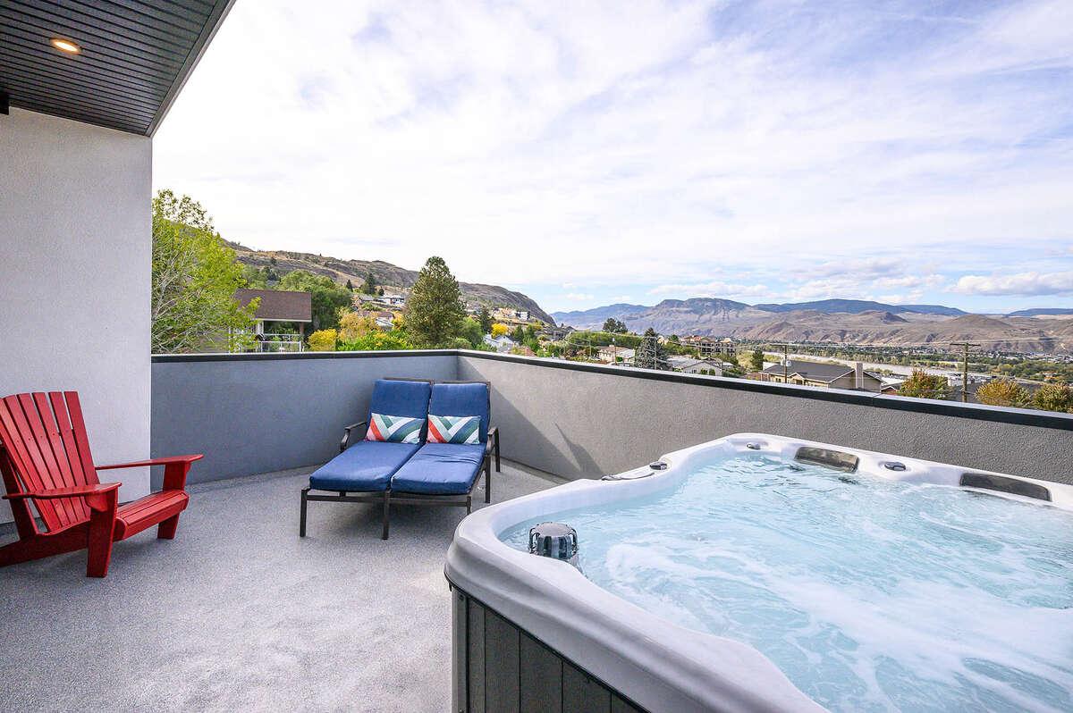 Upper Deck with Hot Tub