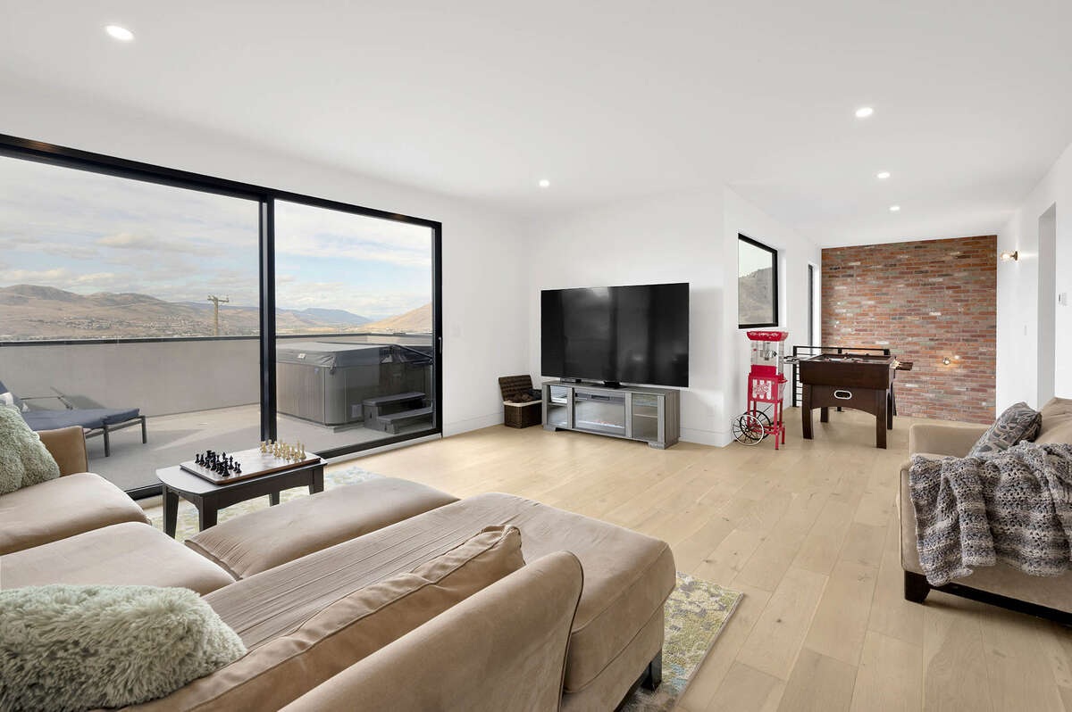 Top Floor Living Space