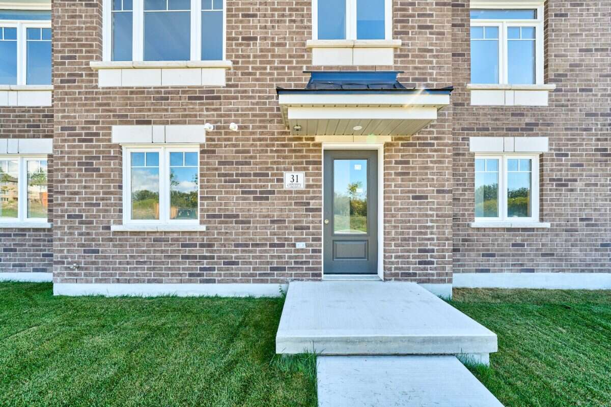 Move-In Ready 3-Bedroom Townhome in Newcastle