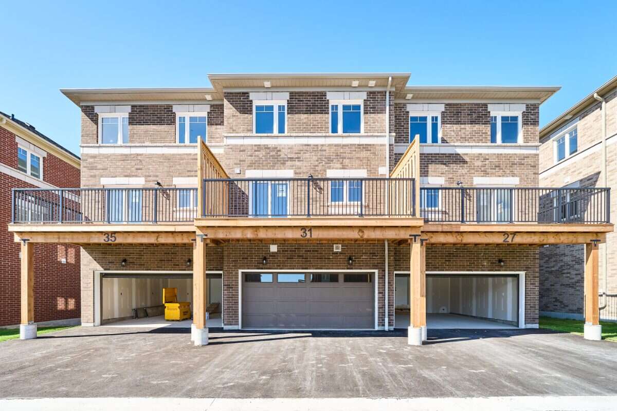 Move-In Ready 3-Bedroom Townhome in Newcastle