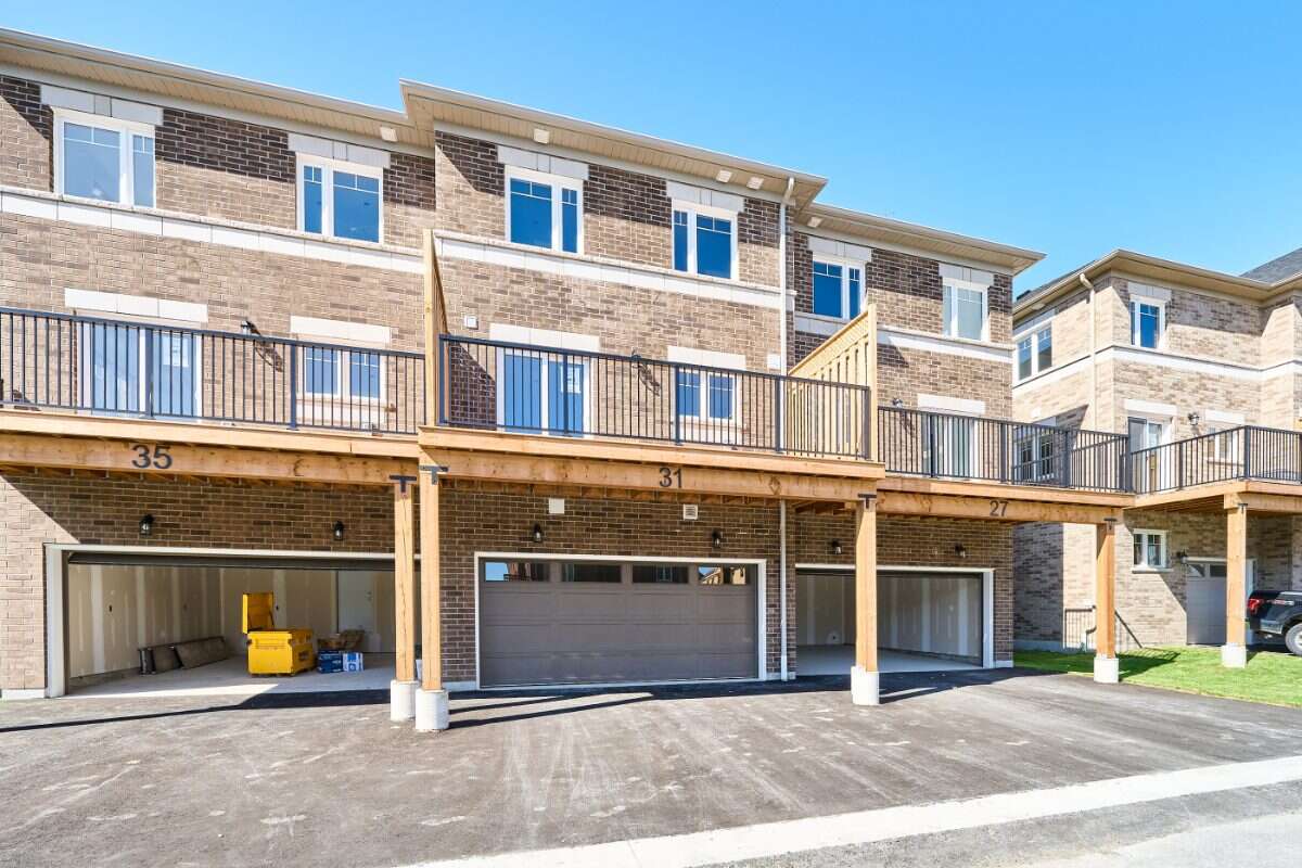Move-In Ready 3-Bedroom Townhome in Newcastle