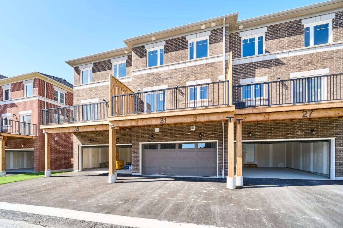Move-In Ready 3-Bedroom Townhome in Newcastle