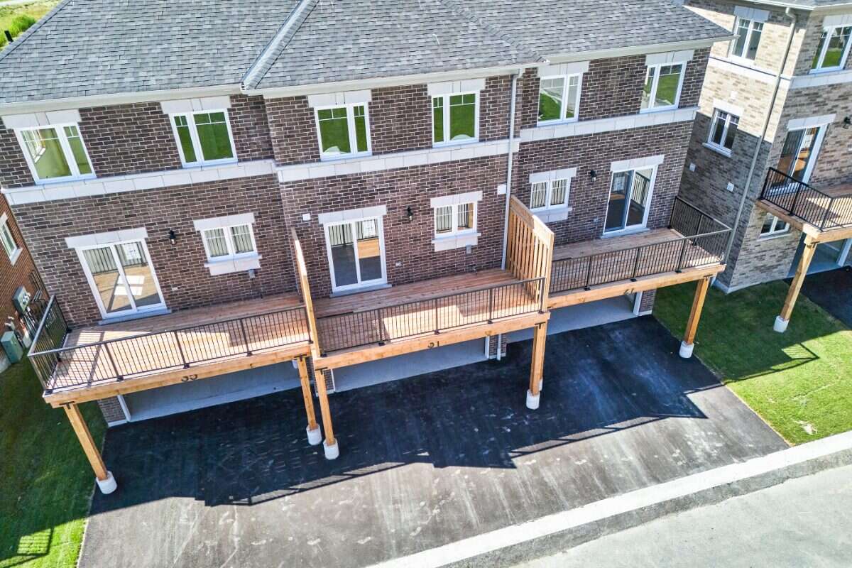 Move-In Ready 3-Bedroom Townhome in Newcastle