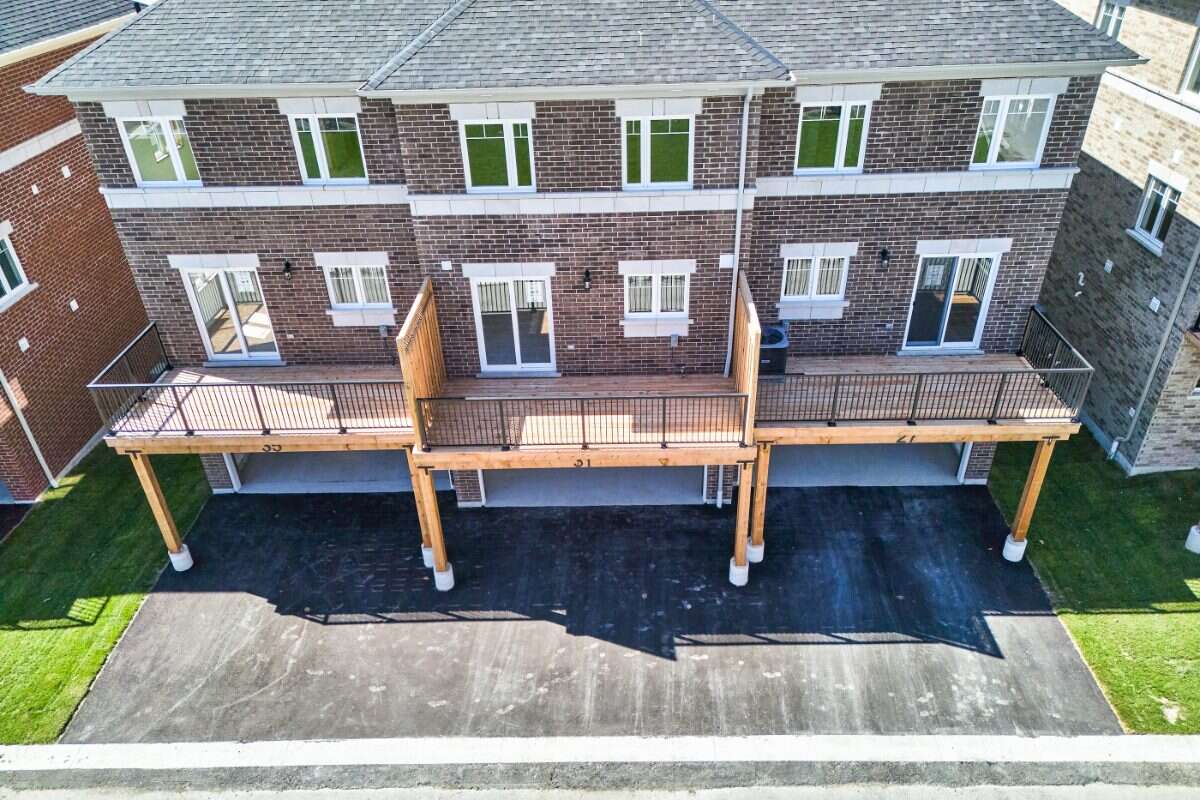 Move-In Ready 3-Bedroom Townhome in Newcastle