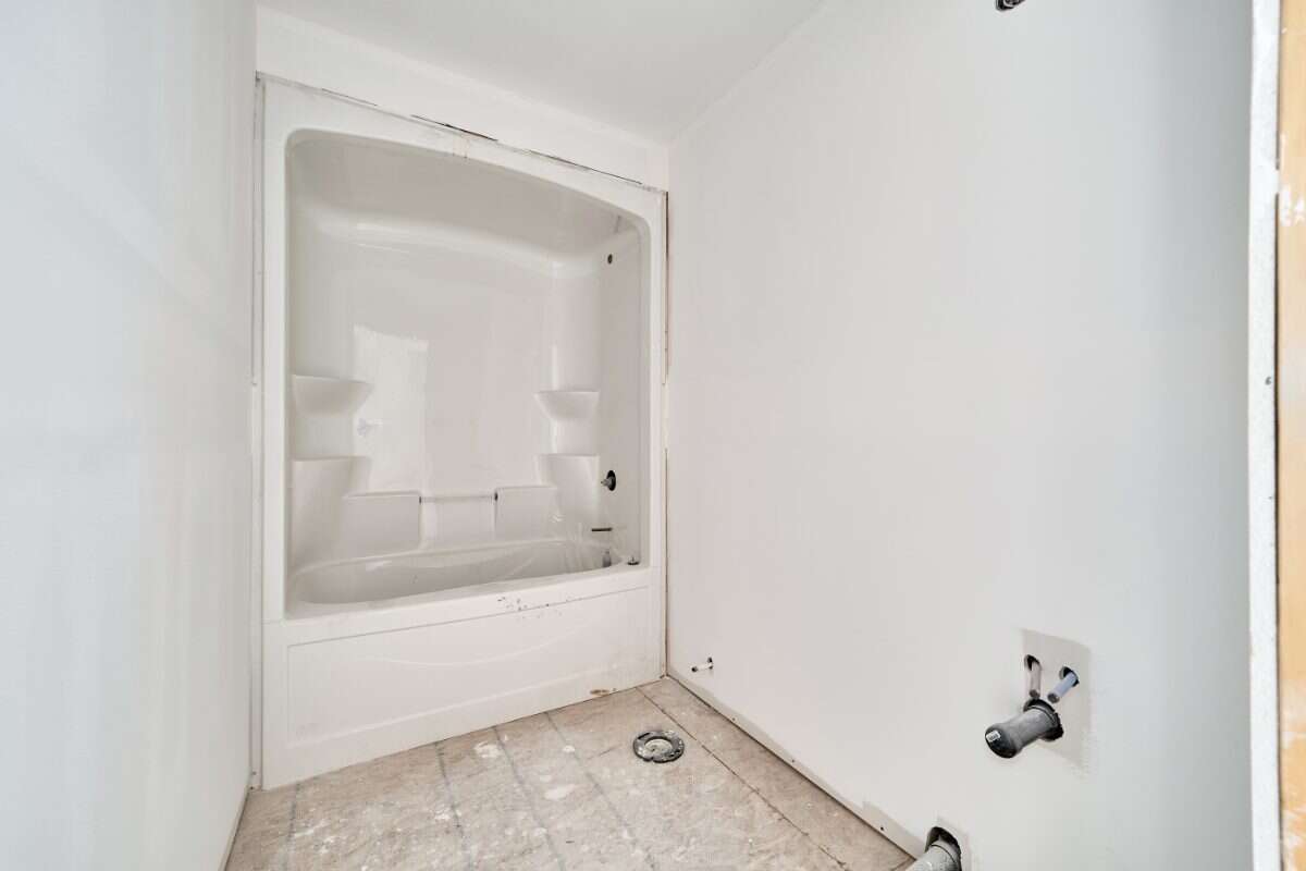 Move-In Ready 3-Bedroom Townhome in Newcastle