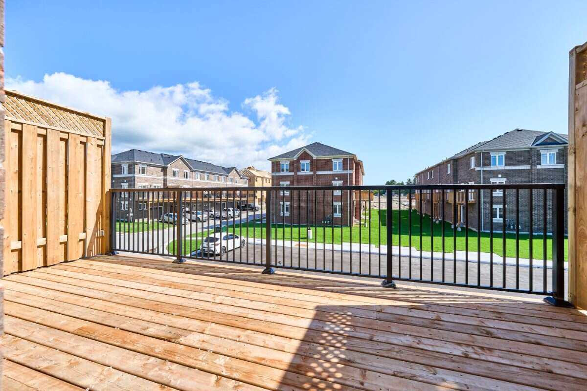 Move-In Ready 3-Bedroom Townhome in Newcastle
