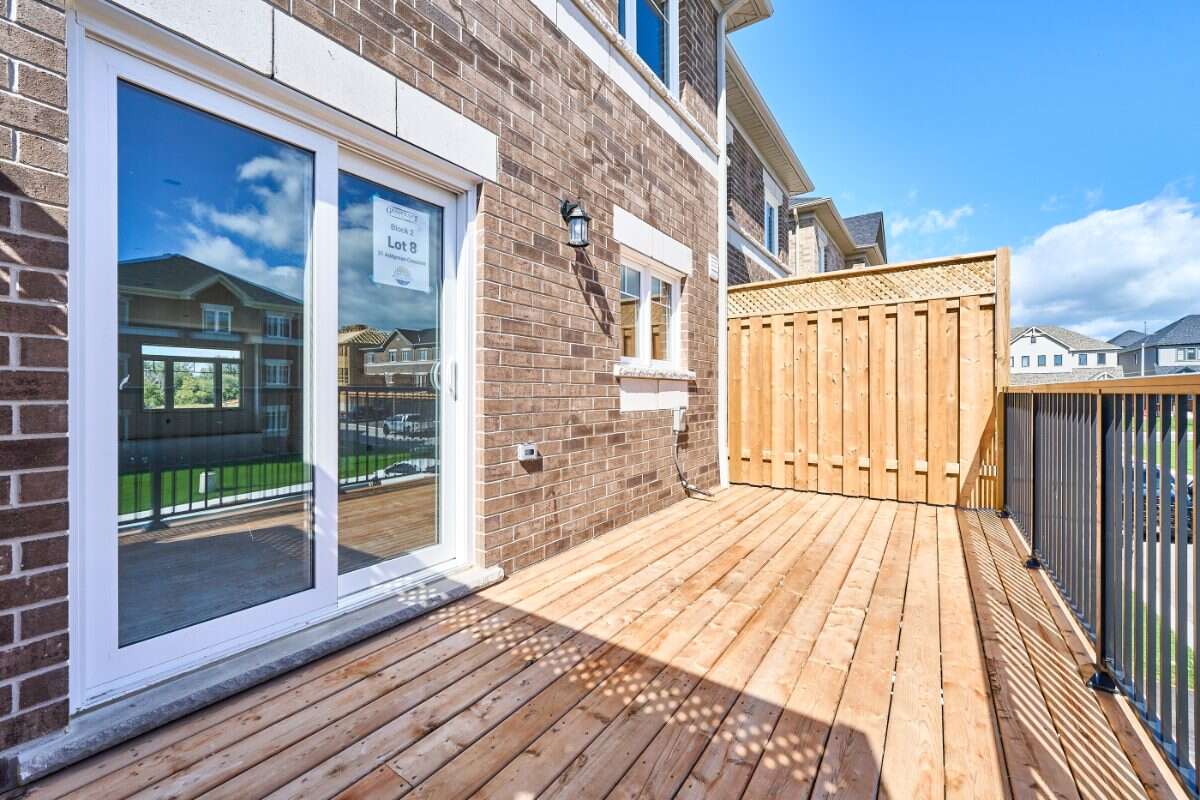 Move-In Ready 3-Bedroom Townhome in Newcastle