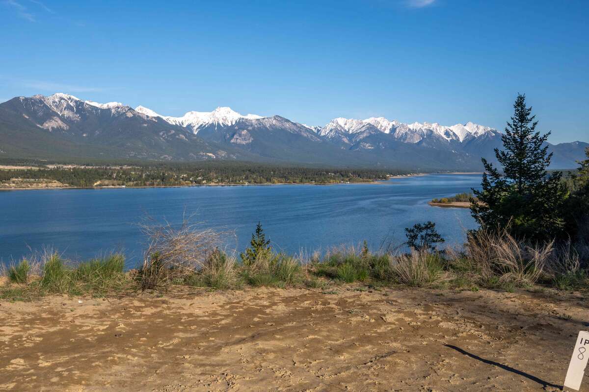 Spectacular Lakeview Acreage
