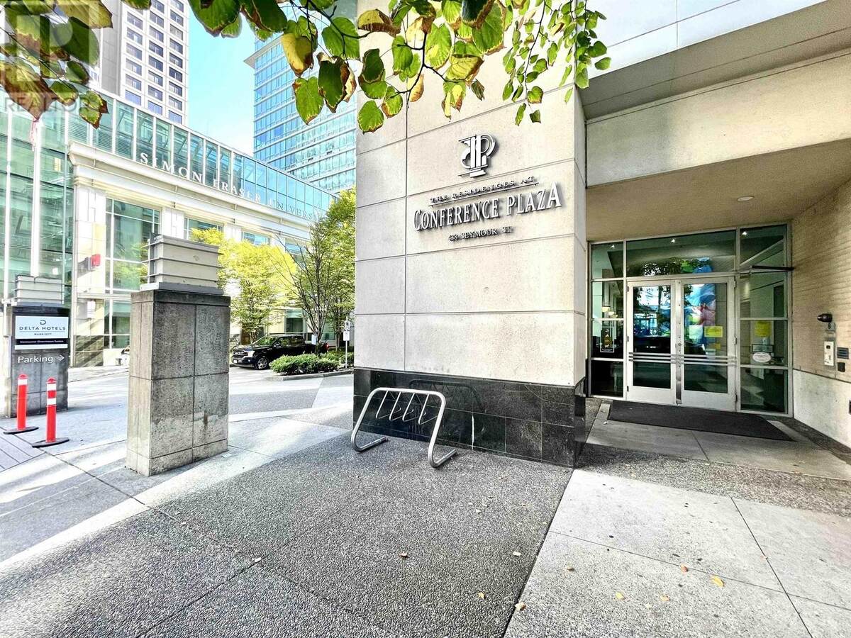 Condo For Sale in Vancouver, BC - 1+1 bed, 1 bath