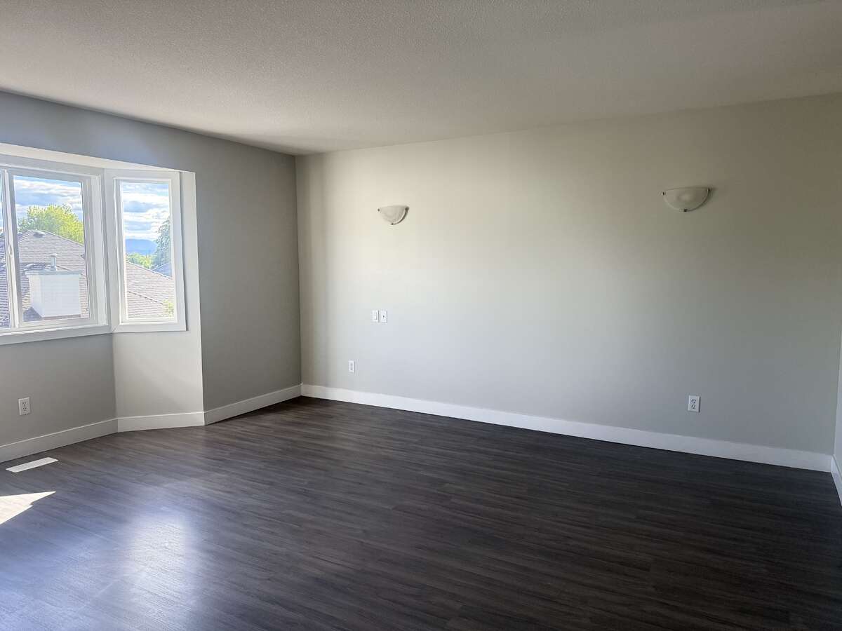 Best Location, Fully renovated, Ready to move in