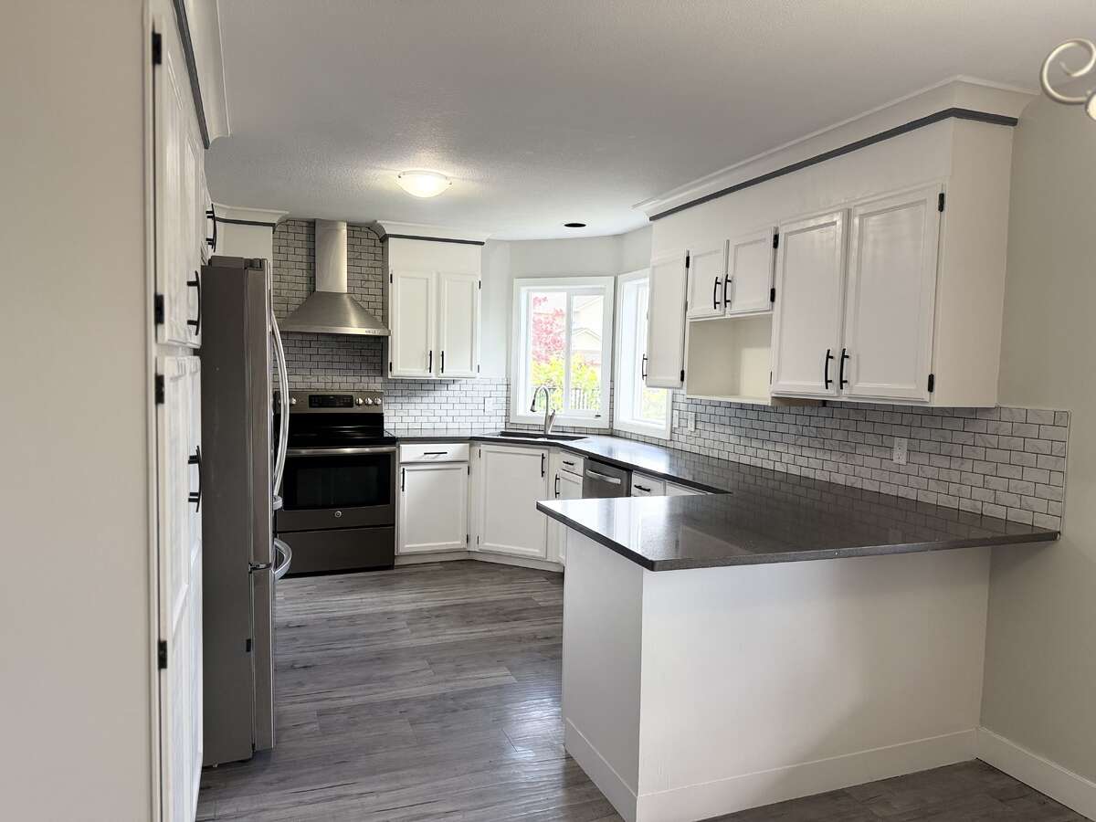 Best Location, Fully renovated, Ready to move in