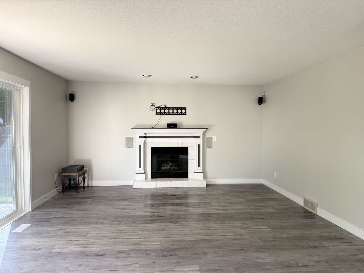 Best Location, Fully renovated, Ready to move in