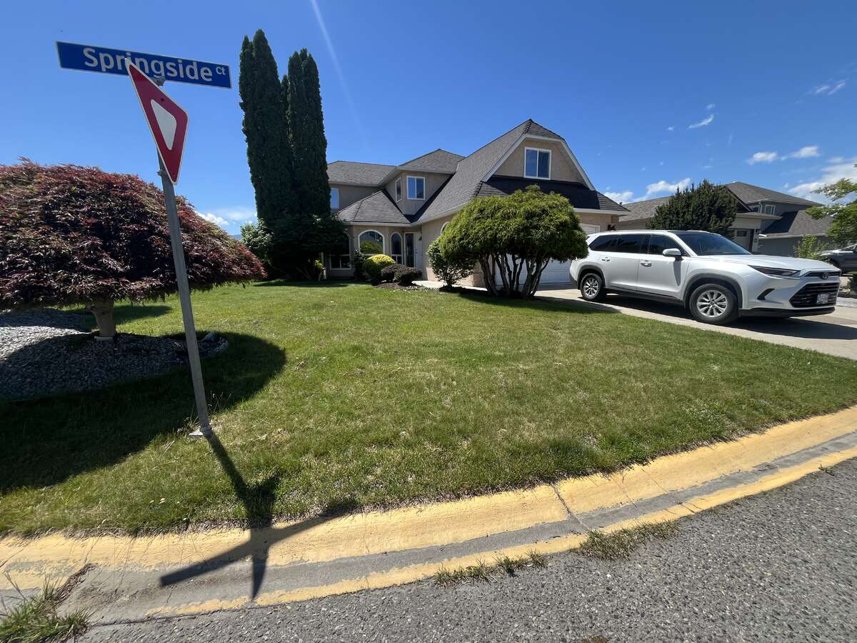 Best Location, Fully renovated, Ready to move in