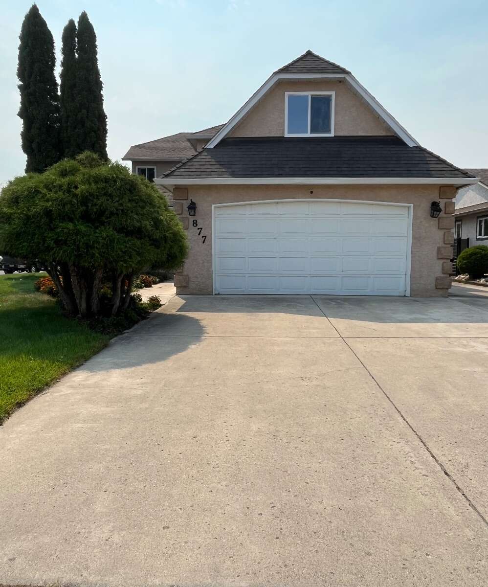 Best Location, Fully renovated, Ready to move in