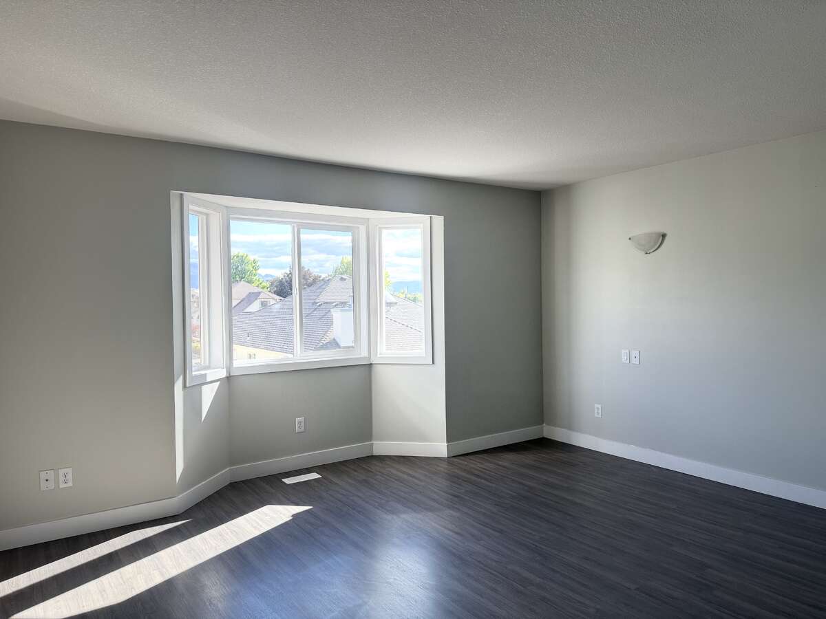 Best Location, Fully renovated, Ready to move in