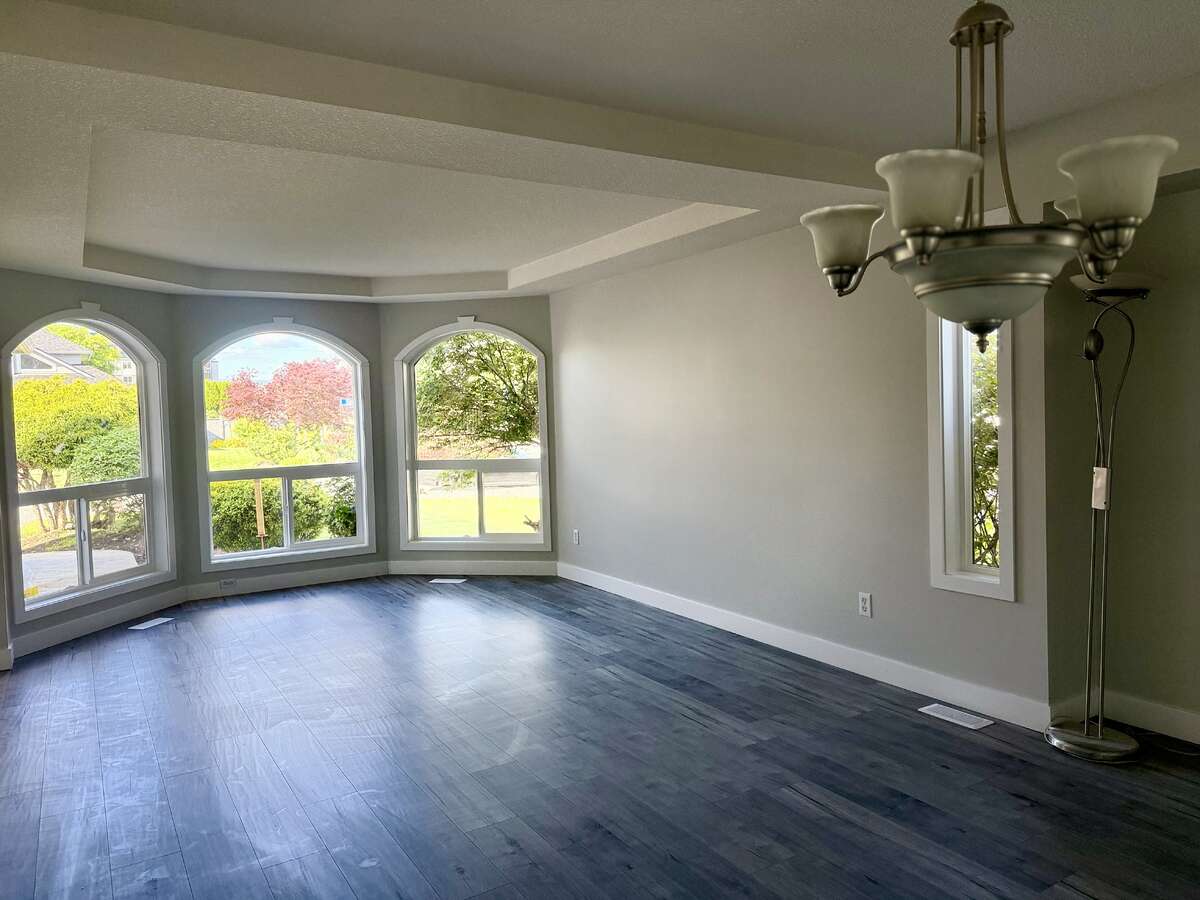 Best Location, Fully renovated, Ready to move in