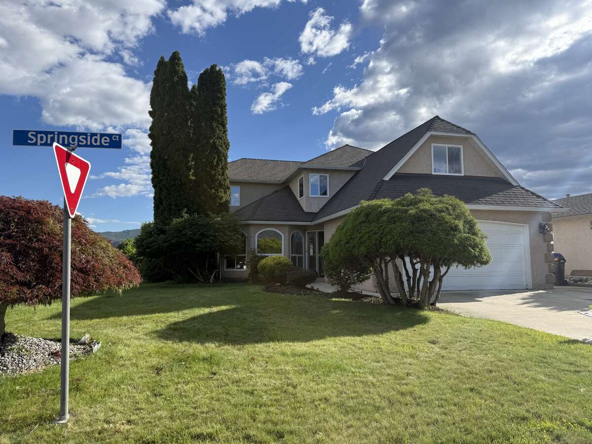 Best Location, Fully renovated, Ready to move in