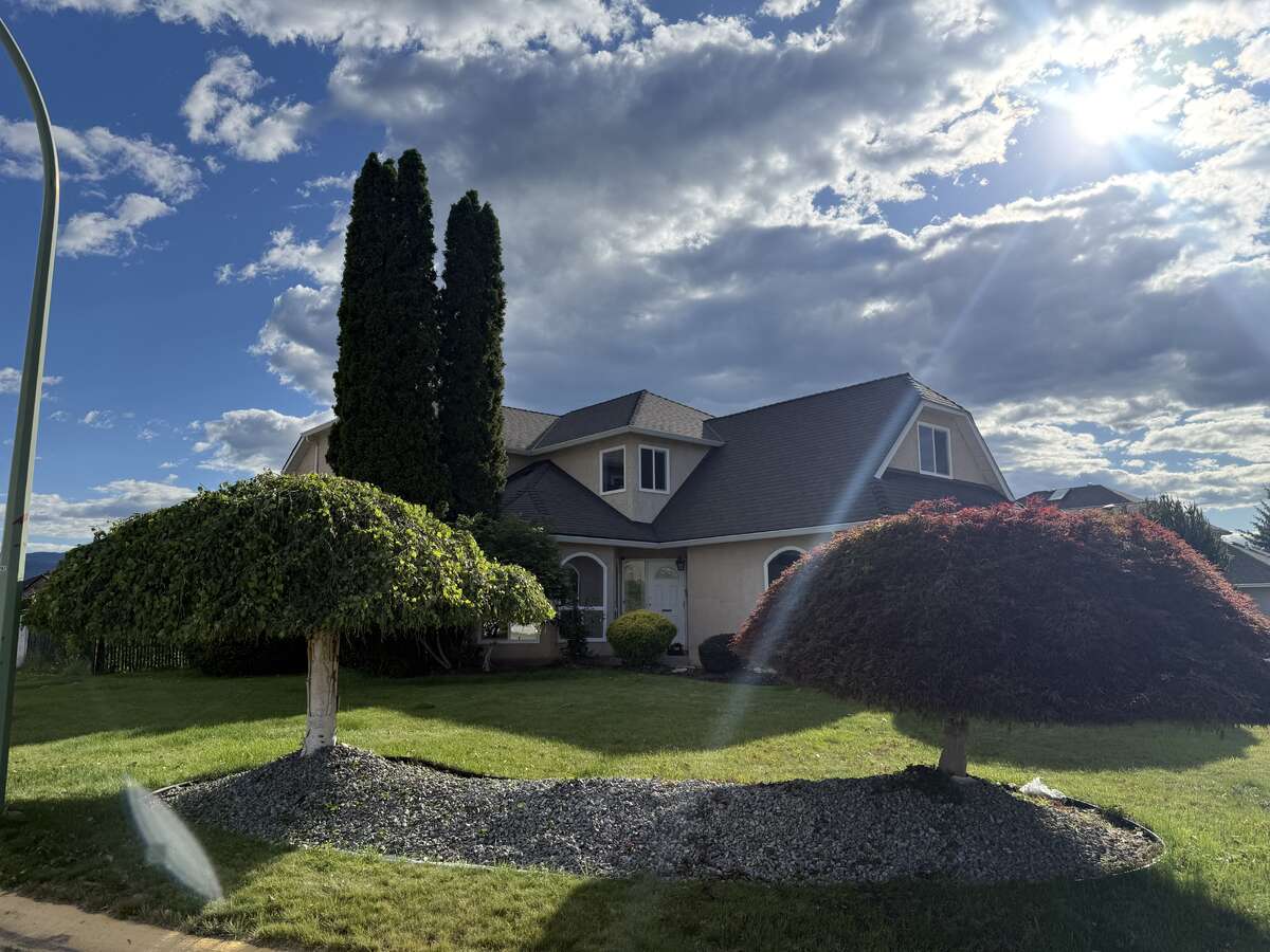 Best Location, Fully renovated, Ready to move in