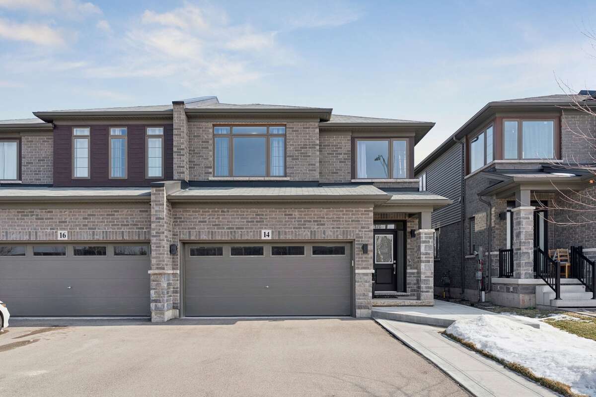 14 Escarpment Drive