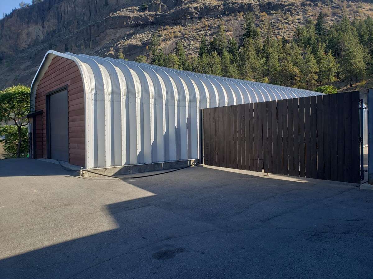 2200 SF standalone shop front view