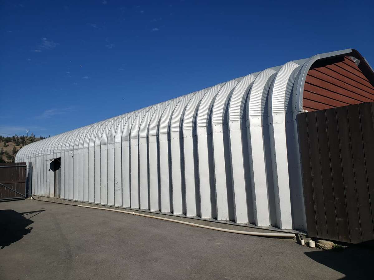 2200 SF standalone shop side view