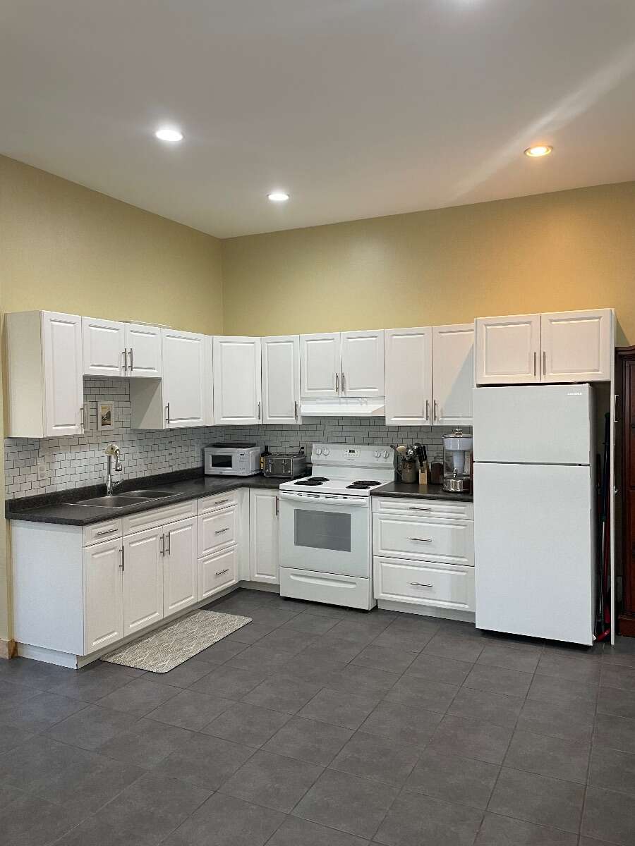 3 Bedroom Live-Work Unit in Burk’s Falls, ON