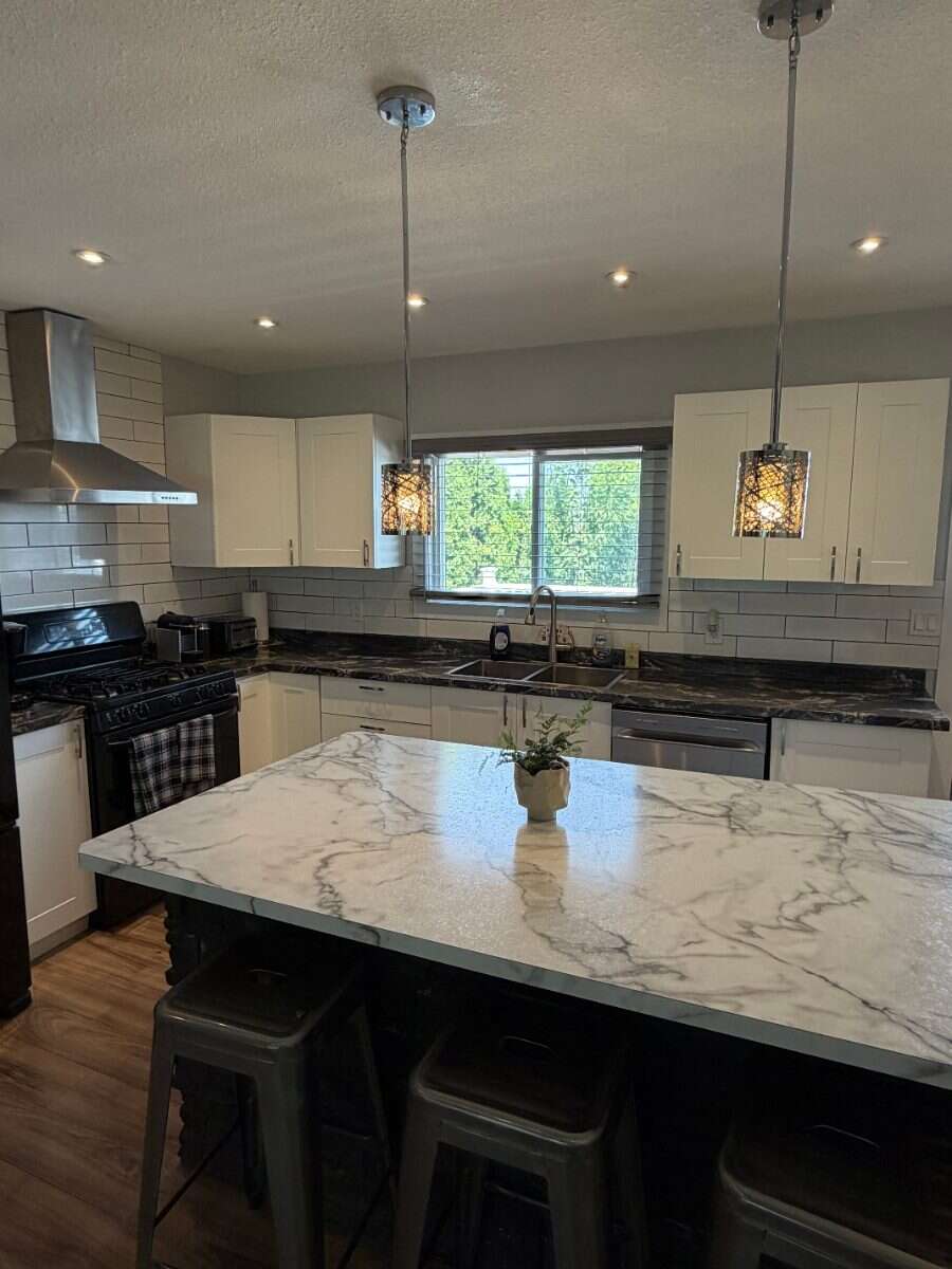10 Chow Avenue SE