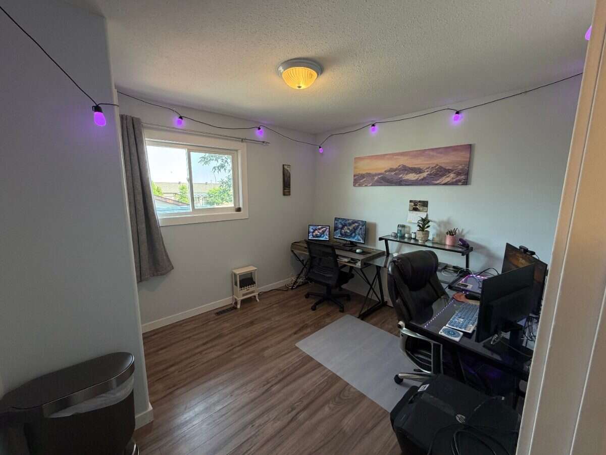 10 Chow Avenue SE