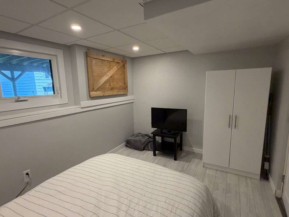 10 Chow Avenue SE